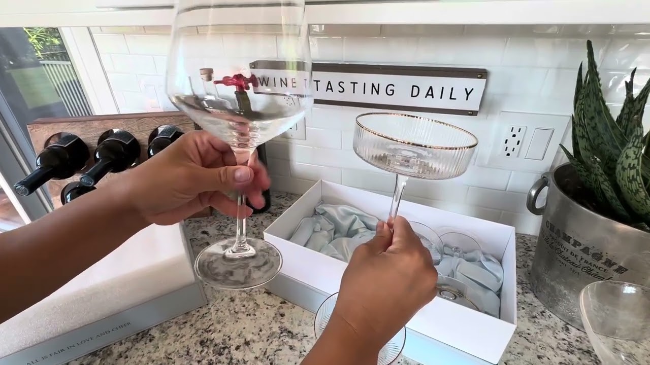 Crutello Ribbed Pink Champagne Coupe Glasses